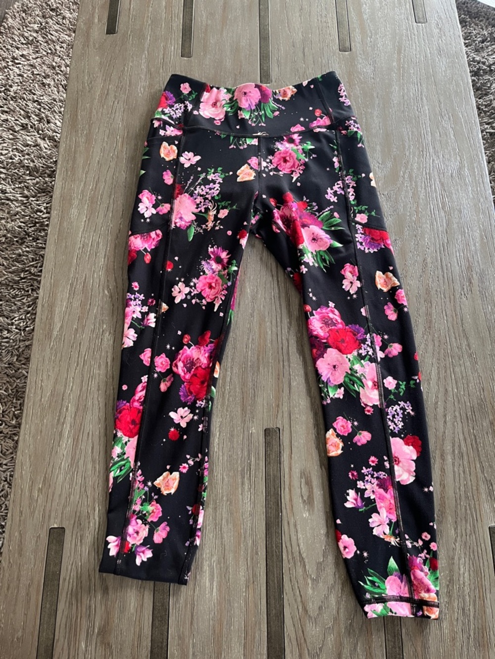 PINK Victoria's Secret Black Floral' Leggings with Pink & Red Blooms